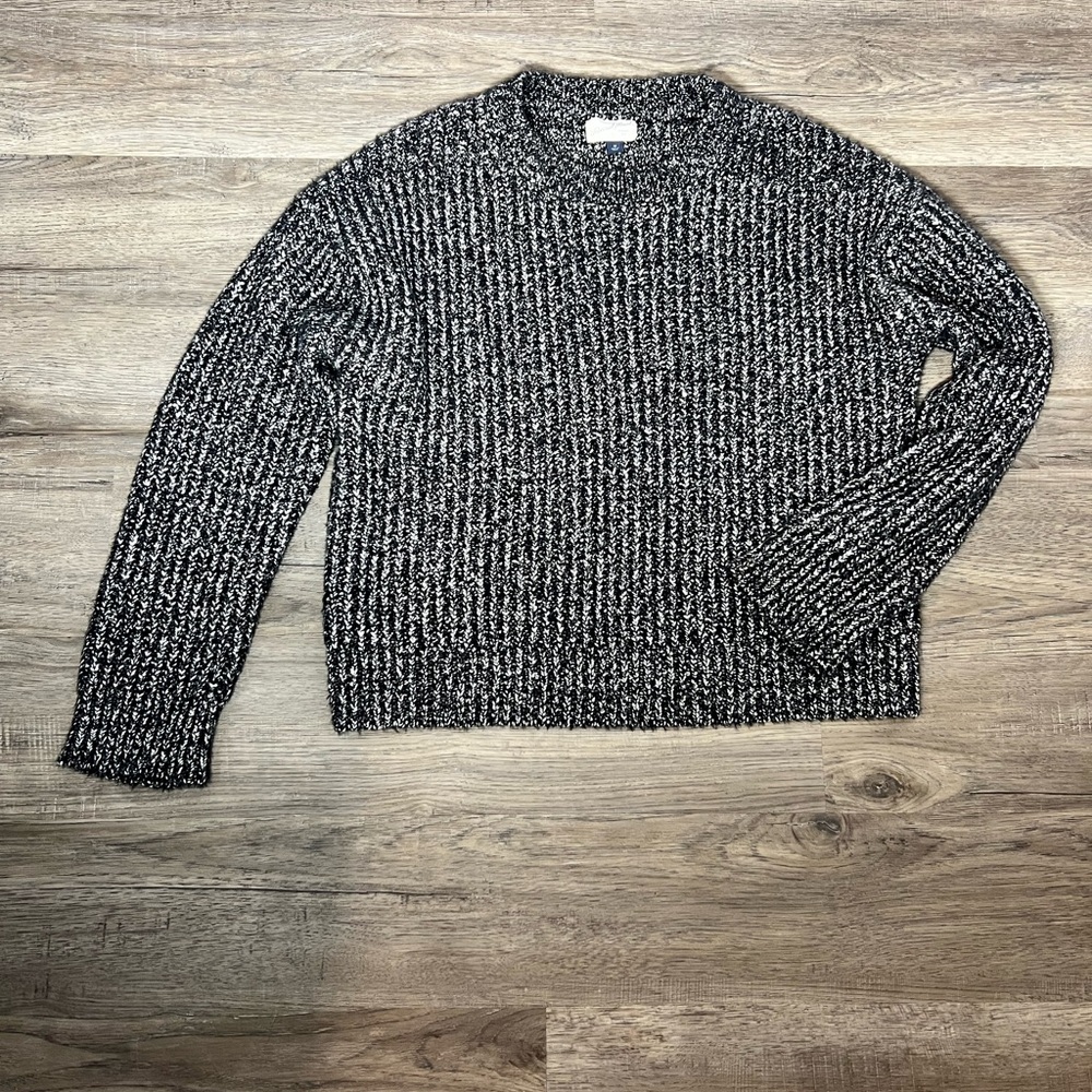 Universal Thread Women’s Black and White Knit Crewneck‎ Sweater